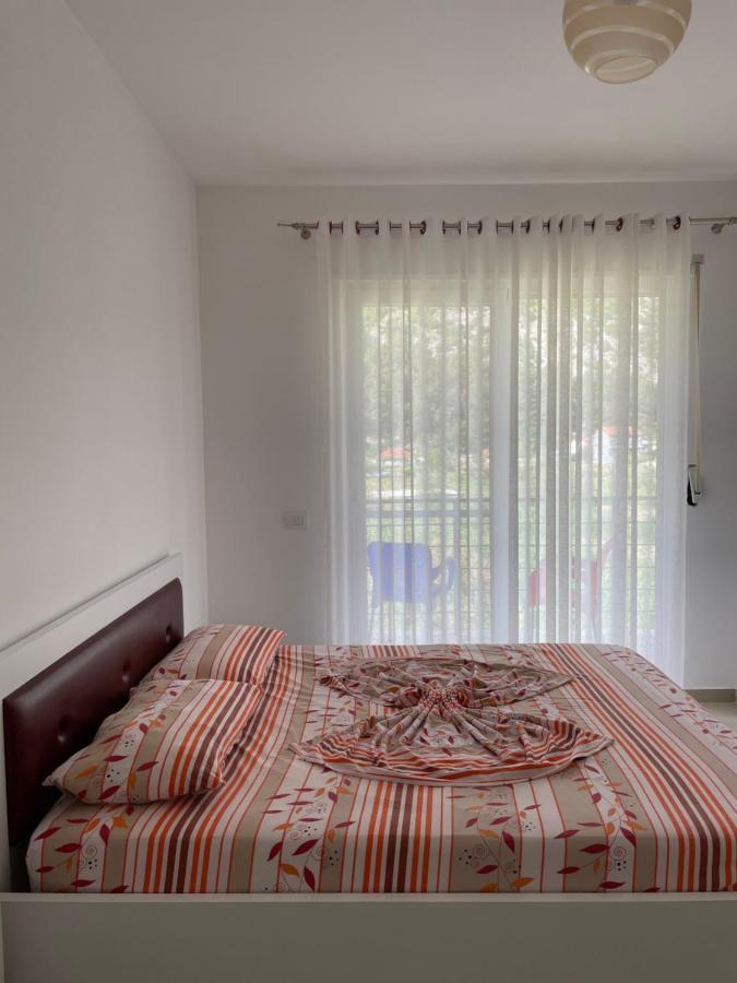 Nimfeum Apartments Shëngjin Esterno foto